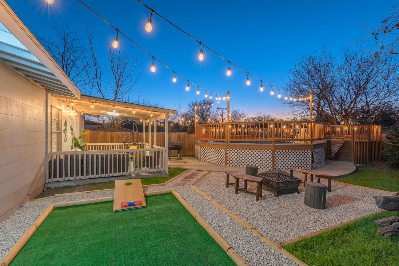 Game Room, Pool & Fire Pit At The Medical Center San Antonio Eksteriør bilde