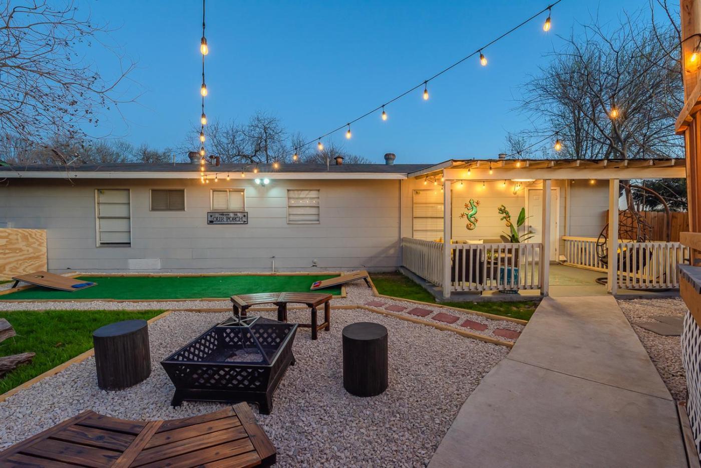 Game Room, Pool & Fire Pit At The Medical Center San Antonio Eksteriør bilde