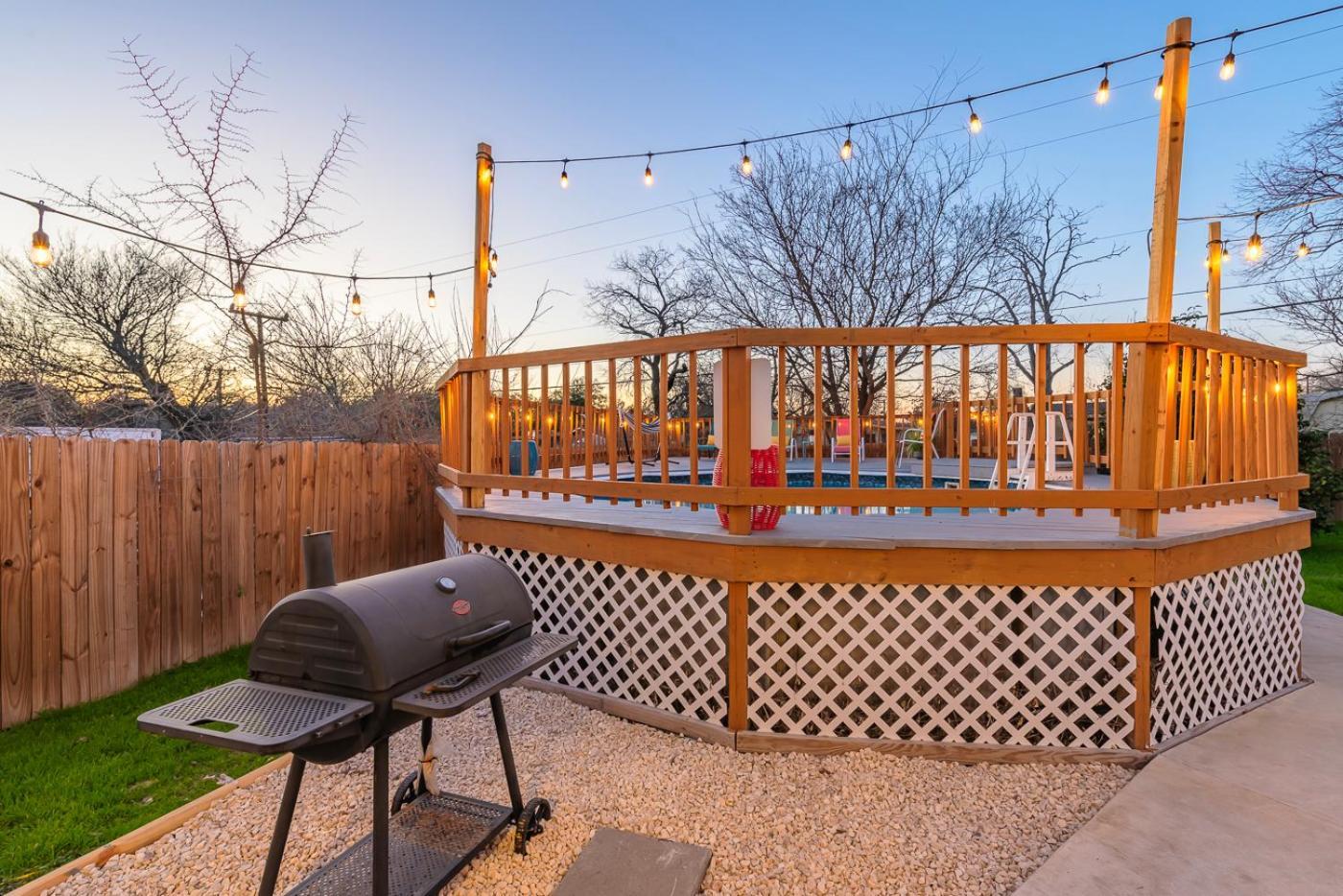 Game Room, Pool & Fire Pit At The Medical Center San Antonio Eksteriør bilde