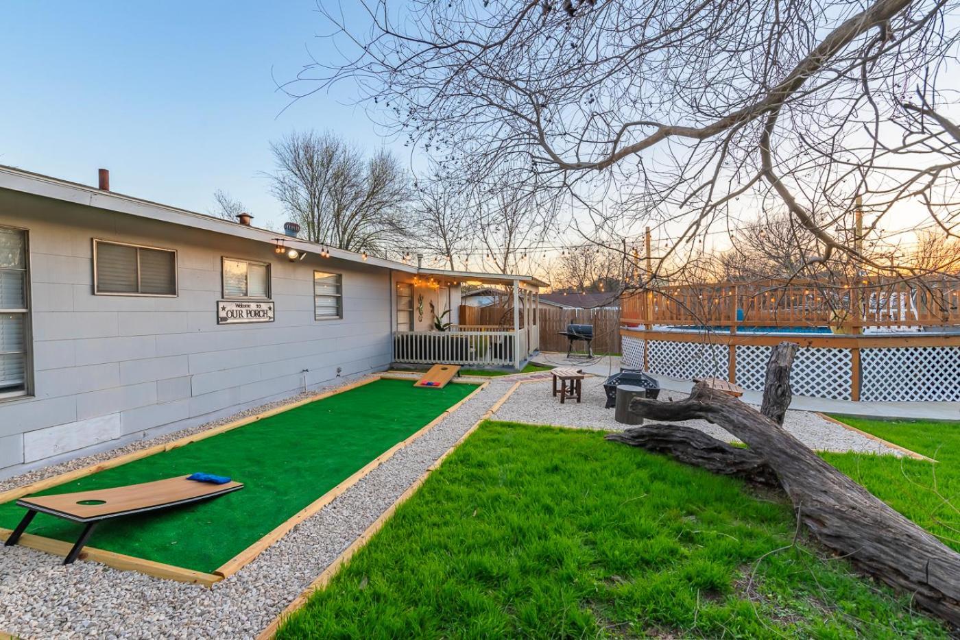 Game Room, Pool & Fire Pit At The Medical Center San Antonio Eksteriør bilde