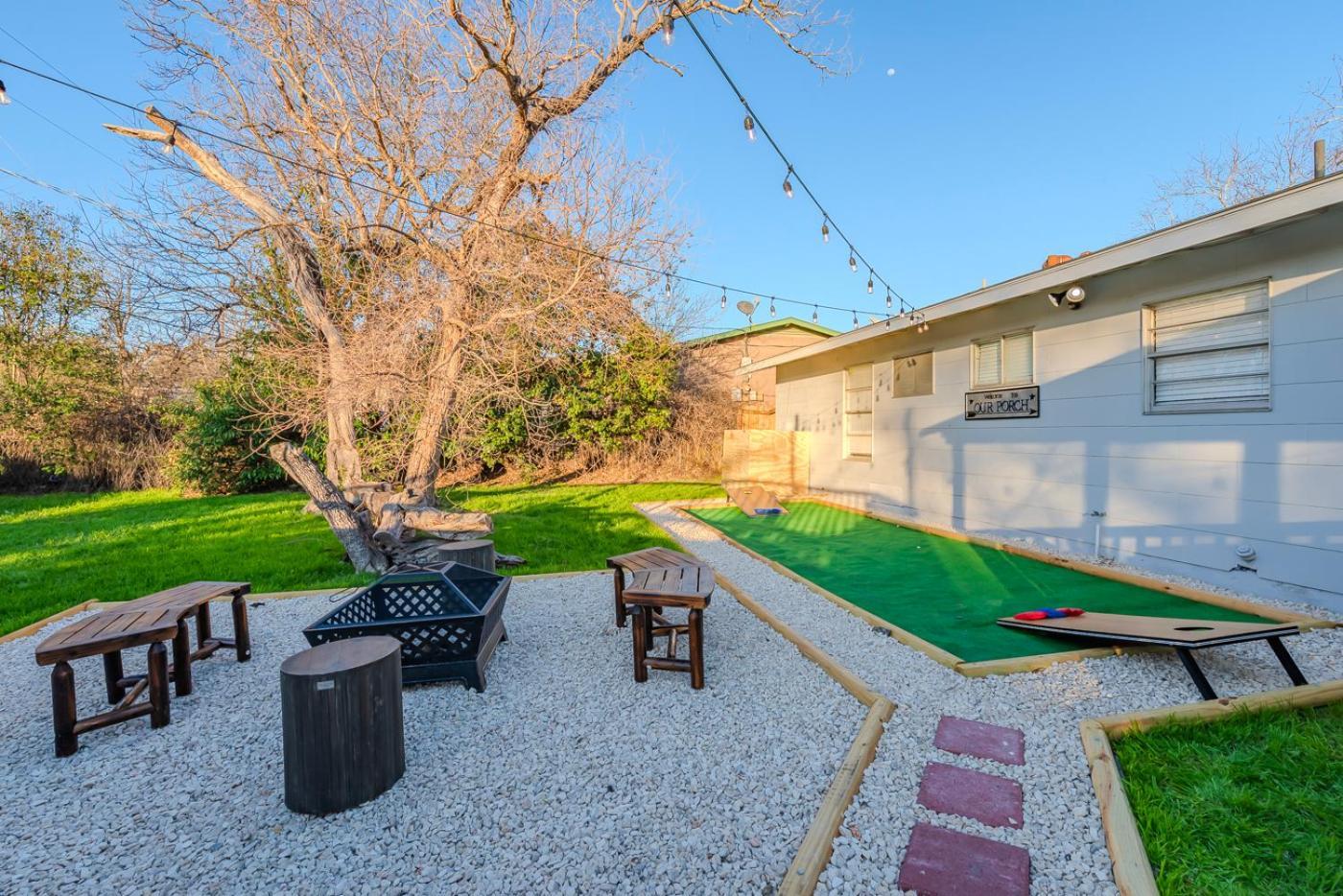 Game Room, Pool & Fire Pit At The Medical Center San Antonio Eksteriør bilde